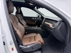 2023 Volvo XC60 4WD Luxury, белый — фото 8