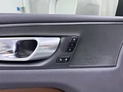 2023 Volvo XC60 4WD Luxury, белый — фото 9