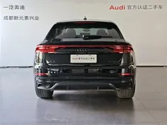 2022 Audi Q8 55 TFSI Luxury Dynamic, чёрный — фото 5