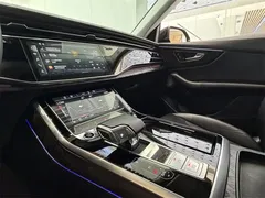 2022 Audi Q8 55 TFSI Luxury Dynamic, чёрный — фото 12