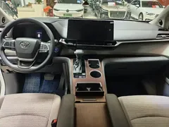 2021 Toyota Sienna 2.5L Hybrid Comfort, белый — фото 4