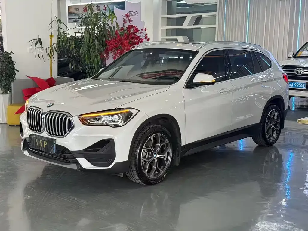 2022 BMW X1