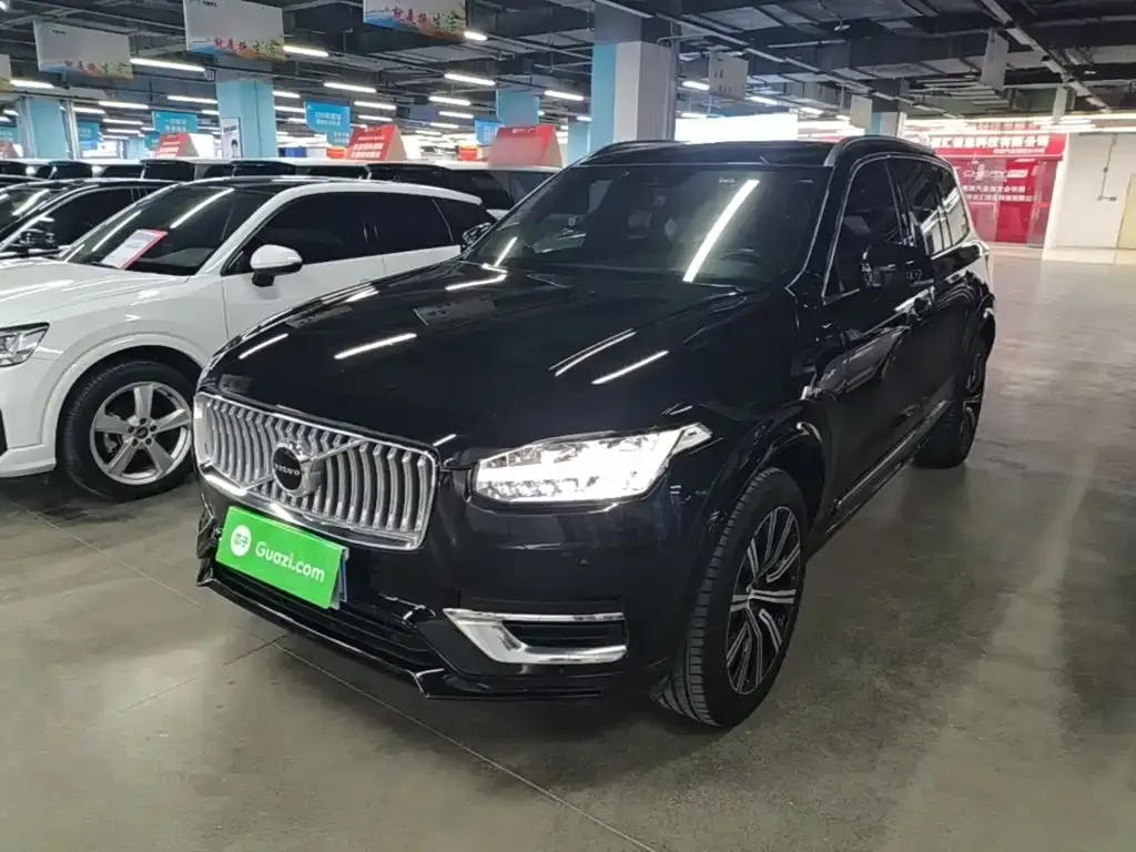 2022 Volvo XC90 B5 Luxury 7