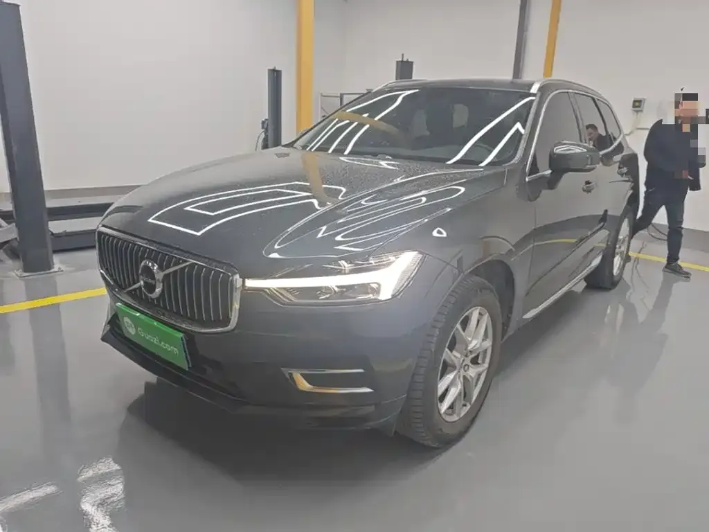 2021 Volvo XC60 4WD Luxury