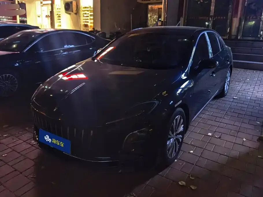 2024 Hongqi E-QM5 EV 610km Plus
