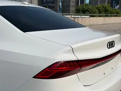 2022 Audi A7L 45 TFSI quattro S-line, белый — фото 10