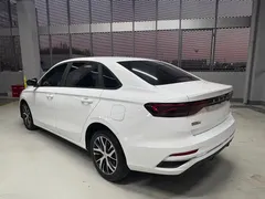 2022 Geely Emgrand 4th Gen 1.5L CVT Luxury, белый — фото 15