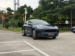 2022 Porsche Macan 2.0T, синий — фото 4