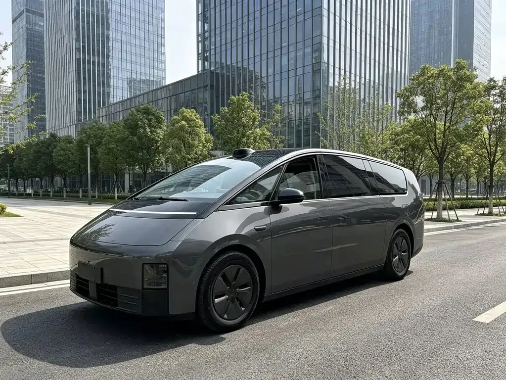 2024 Li Auto MEGA Ultra