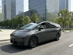 2024 Li Auto MEGA Ultra, чёрный — фото 1