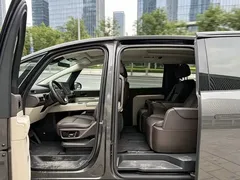 2024 Li Auto MEGA Ultra, чёрный — фото 3