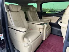 2021 Toyota Alphard Hybrid 2.5L Premium, чёрный — фото 25