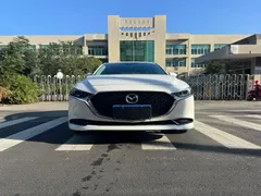 2021 Mazda 3 2.0L AT, белый — фото 2