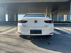 2021 Mazda 3 2.0L AT, белый — фото 6