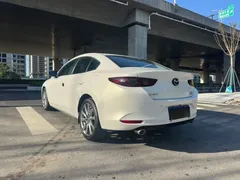 2021 Mazda 3 2.0L AT, белый — фото 7