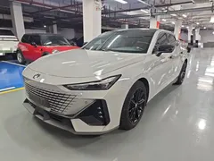 2022 Changan UNI-V 1.5T Premium — фото 2