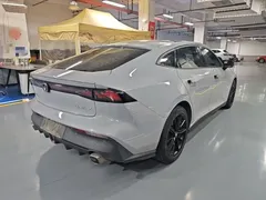 2022 Changan UNI-V 1.5T Premium — фото 7