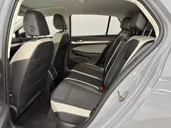2021 Volkswagen Golf 280TSI DSG Pro — фото 10