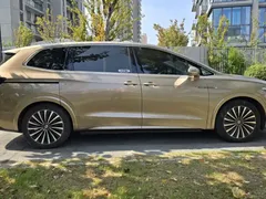 2020 Volkswagen Viloran 380TSI Premium — фото 3