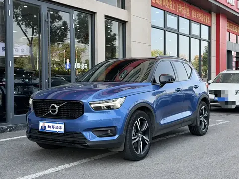 2021 Volvo XC40 4WD Sport