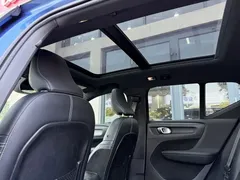 2021 Volvo XC40 4WD Sport, синий — фото 2