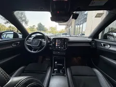 2021 Volvo XC40 4WD Sport, синий — фото 3
