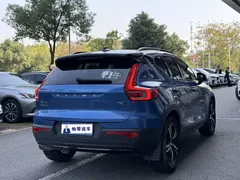 2021 Volvo XC40 4WD Sport, синий — фото 9