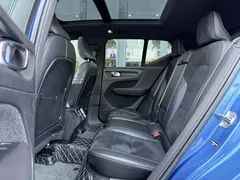 2021 Volvo XC40 4WD Sport, синий — фото 15