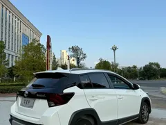 2021 Toyota Yaris L Zhixuan 1.5L CVT Leading, белый — фото 7