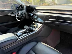 2022 Audi A8L 50 TFSI quattro Comfort Collector's Edition, чёрный — фото 10
