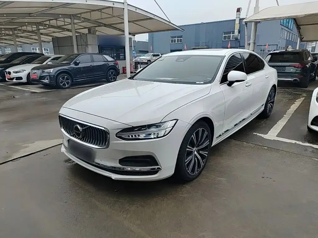 2023 Volvo S90