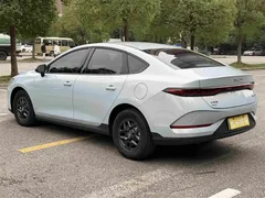 2025 BYD Qin PLUS DM-i PHEV Smart Driving 55km Leading — фото 7