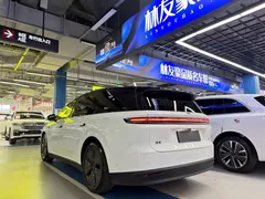 2025 Li Auto i8 Standard, белый — фото 4