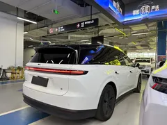 2025 Li Auto i8 Standard, белый — фото 6