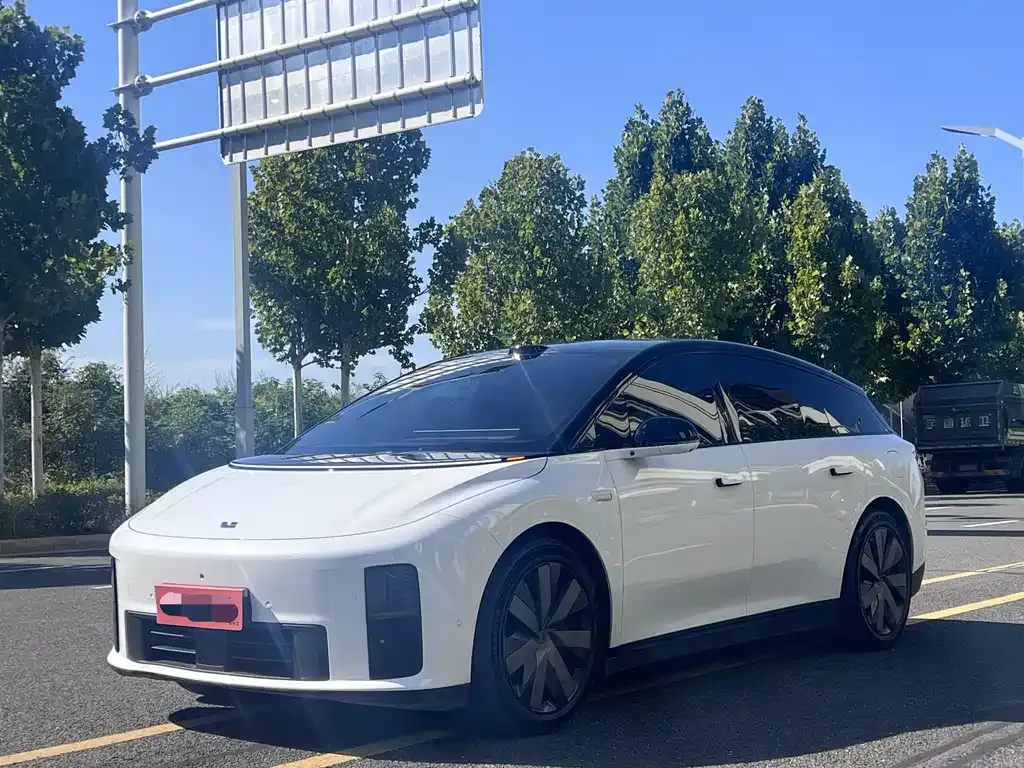 2025 Li Auto i6 4WD Standard