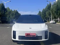 2025 Li Auto i6 4WD Standard, белый — фото 2