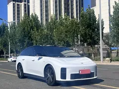 2025 Li Auto i6 4WD Standard, белый — фото 3