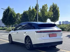 2025 Li Auto i6 4WD Standard, белый — фото 4