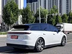 2025 Li Auto i6 4WD Standard, белый — фото 6