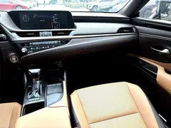 2020 Lexus ES 200 Excellence — фото 15