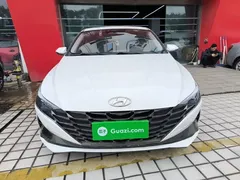 2021 Hyundai Elantra 1.5L CVT LUX Premium, белый — фото 3