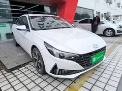 2021 Hyundai Elantra 1.5L CVT LUX Premium, белый — фото 4