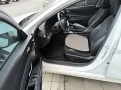 2021 Hyundai Elantra 1.5L CVT LUX Premium, белый — фото 16