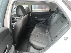 2021 Hyundai Elantra 1.5L CVT LUX Premium, белый — фото 17