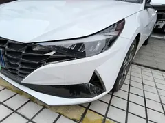 2021 Hyundai Elantra 1.5L CVT LUX Premium, белый — фото 24