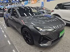 2022 Changan UNI-V 1.5T Premium — фото 4