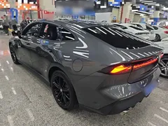 2022 Changan UNI-V 1.5T Premium — фото 5