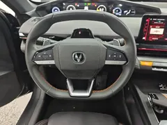 2022 Changan UNI-V 1.5T Premium — фото 11