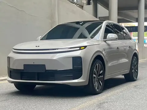 2025 Li Auto L6