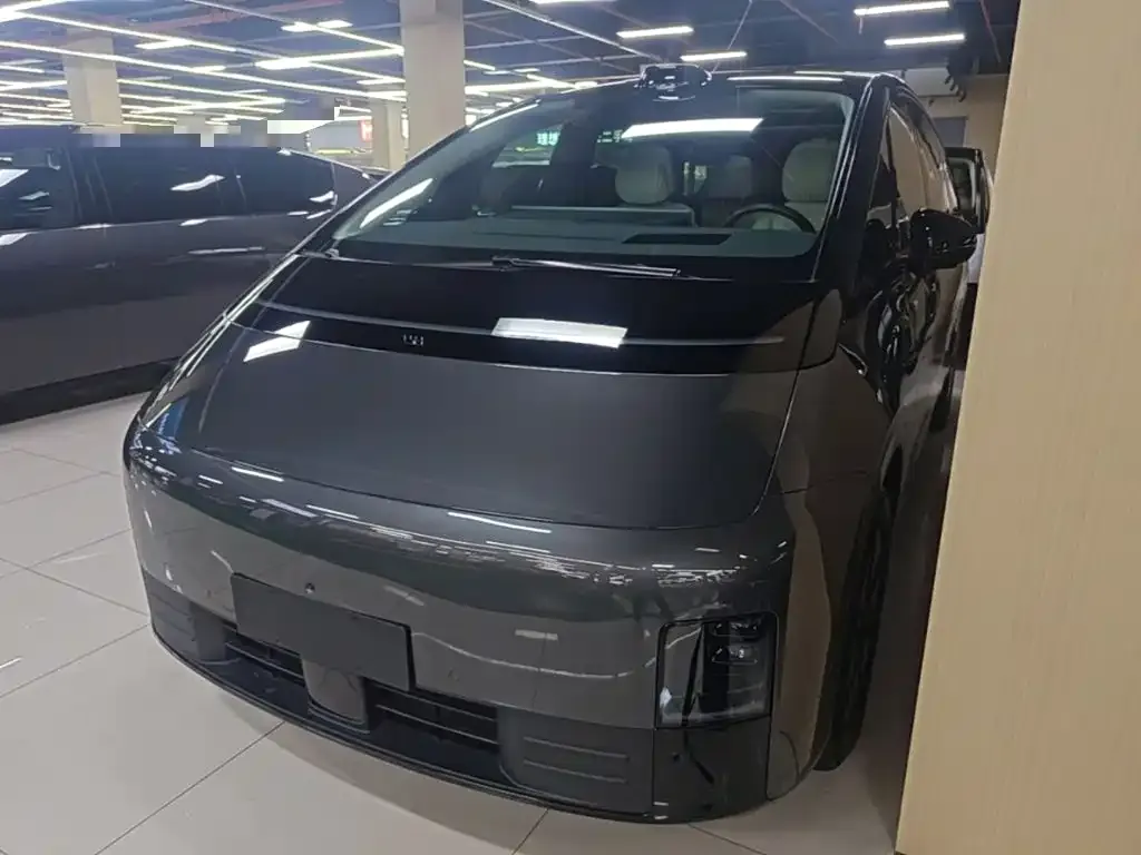 2024 Li Auto MEGA Ultra